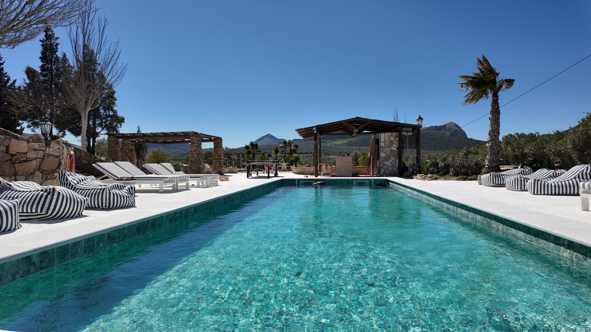 Piscina de Finca Paradís en la sierra de Málaga